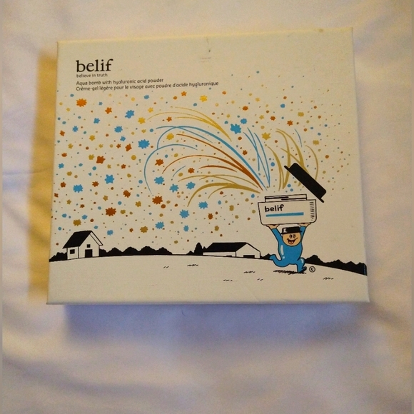 Avon Belif Moisturizing Aqua Bomb with Hyaluronic Acid Powder Box Set - Picture 1 of 4